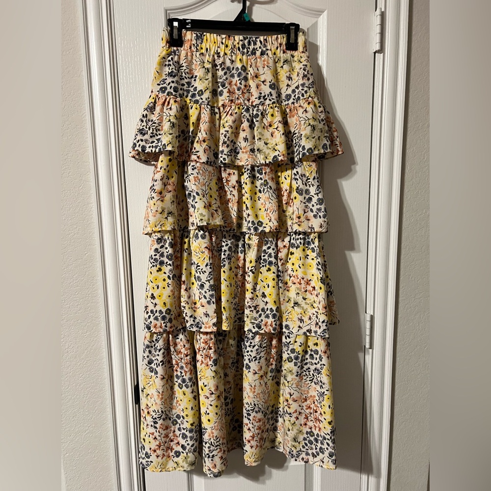 Beautiful maxi skirt. Never worn.